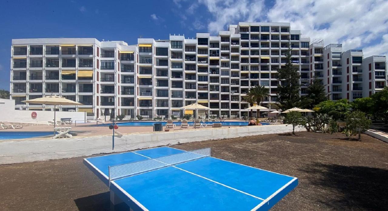 Beach And Pool In Playa De Las Americas Leilighet Eksteriør bilde