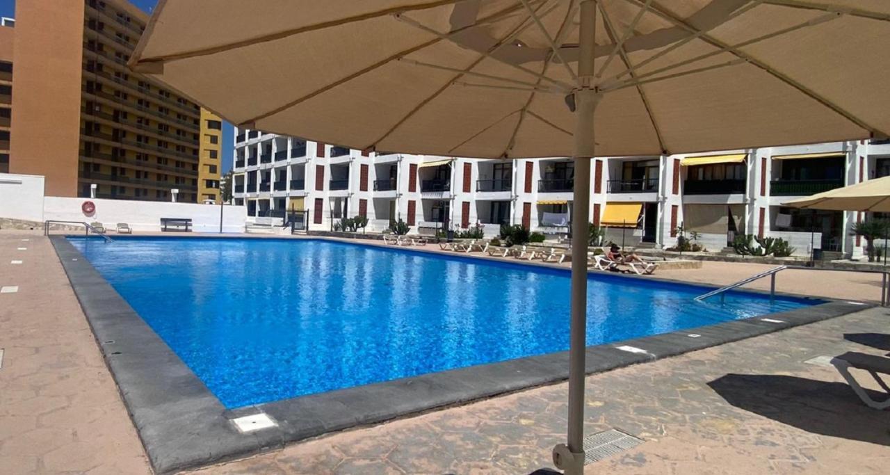 Beach And Pool In Playa De Las Americas Leilighet Eksteriør bilde